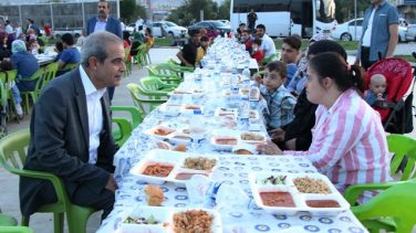 Başkan Demirkol, Ramazan Geleneğini Bozmadı